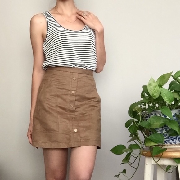 🌟 3 for $12 • H&M • faux suede button-down mini skirt - Picture 3 of 8